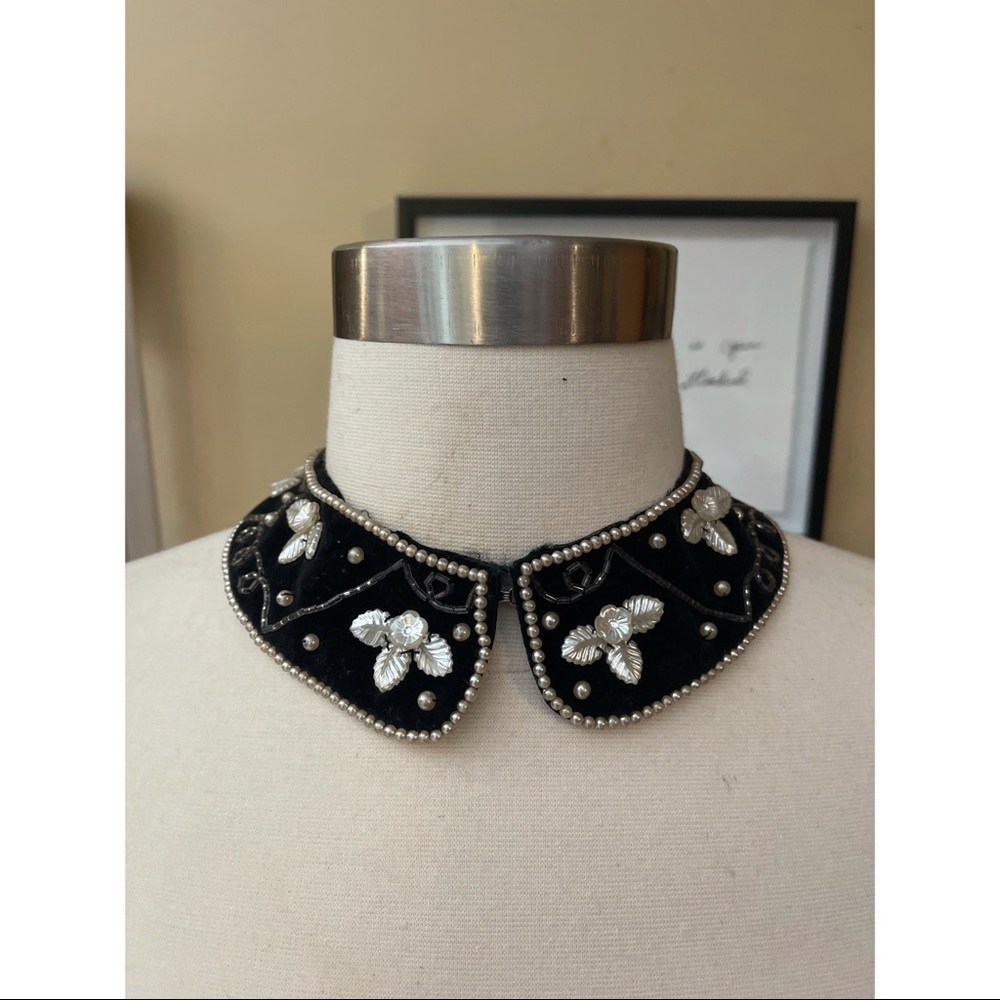 VINTAGE velvet embroidered collar size XS S